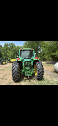 Image of John Deere 7420 equipment image 3
