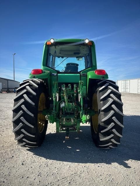 Image of John Deere 7420 equipment image 3