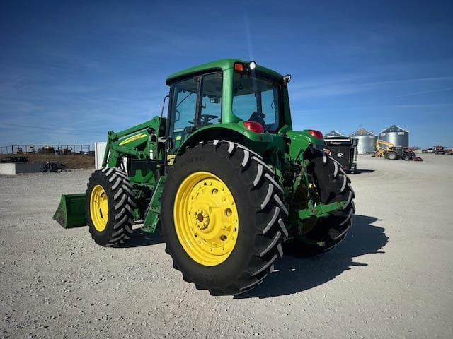 Image of John Deere 7420 equipment image 2