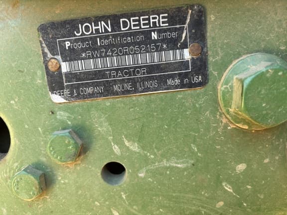 Image of John Deere 7420 equipment image 4