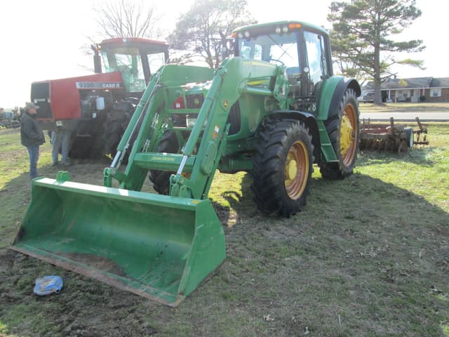 Image of John Deere 7420 equipment image 1