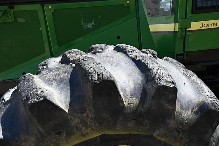 Main image John Deere 748GIII 10