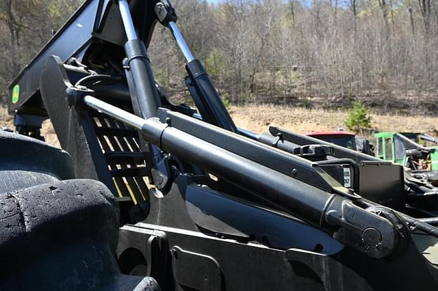 Thumbnail image John Deere 748GIII 26