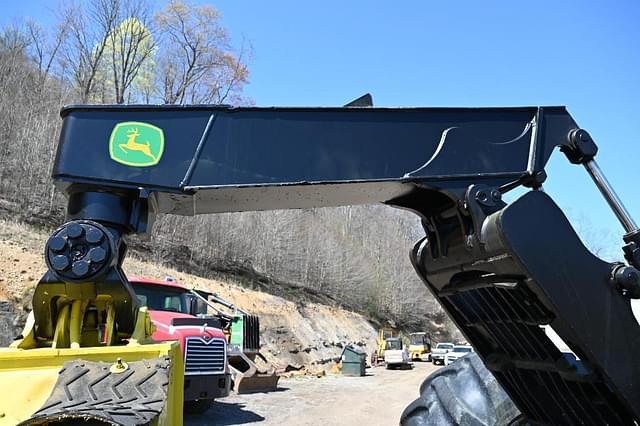 Thumbnail image John Deere 748GIII 30