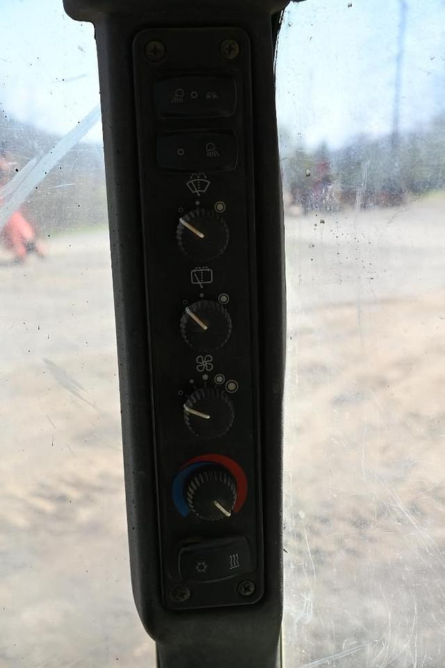 Thumbnail image John Deere 748GIII 49