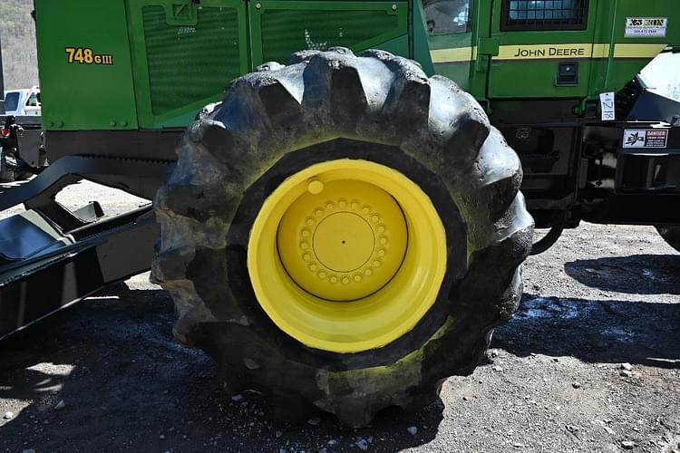 Main image John Deere 748GIII 9