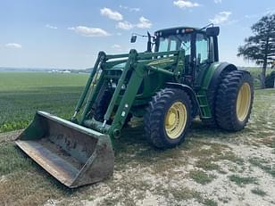 Main image John Deere 7520 1