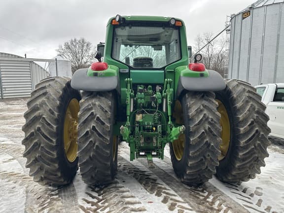 Image of John Deere 7520 equipment image 3