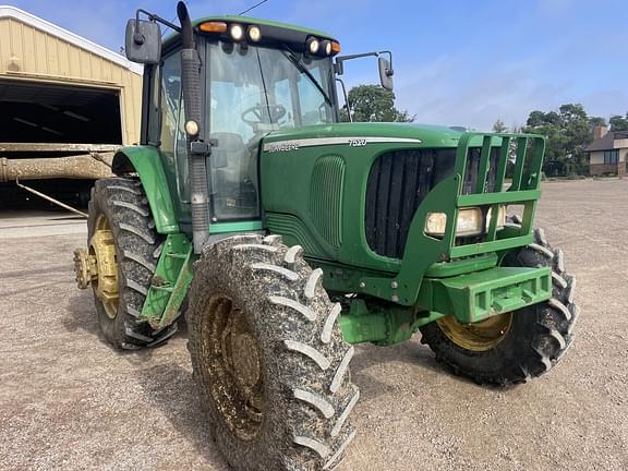 Image of John Deere 7520 Primary image