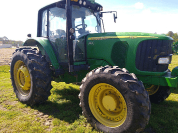 Main image John Deere 7520