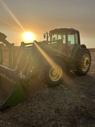 Main image John Deere 7520