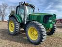 2006 John Deere 7520 Image