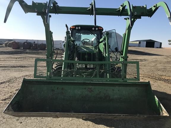 Image of John Deere 7520 equipment image 3