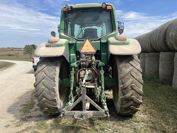 Image of John Deere 7520 equipment image 2