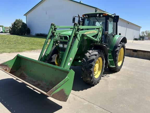 Main image John Deere 7520