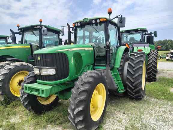 Image of John Deere 7520 equipment image 1
