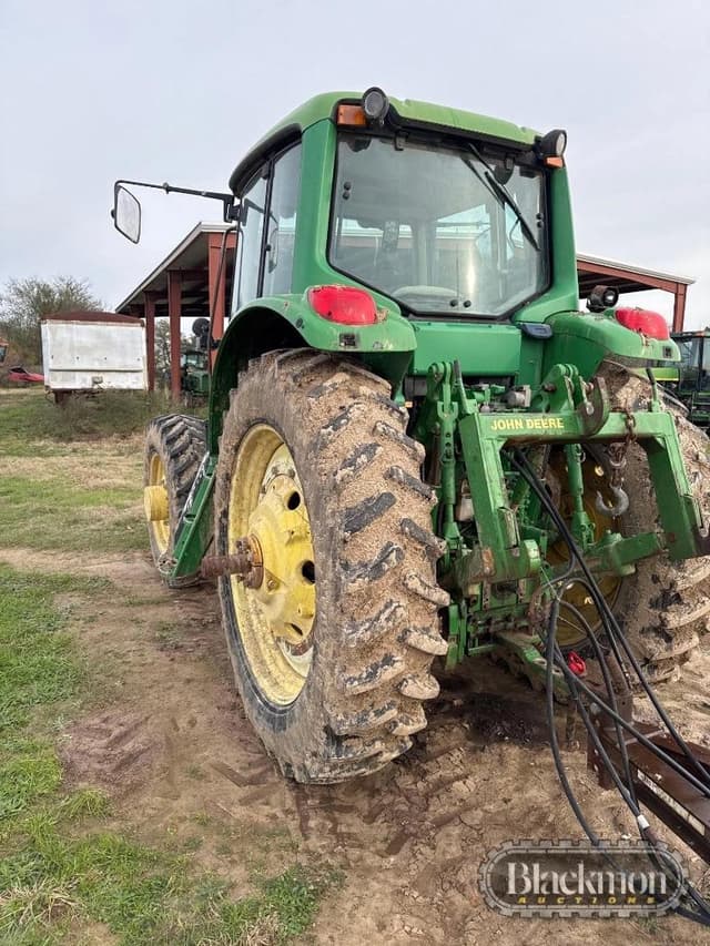Image of John Deere 7520 equipment image 2
