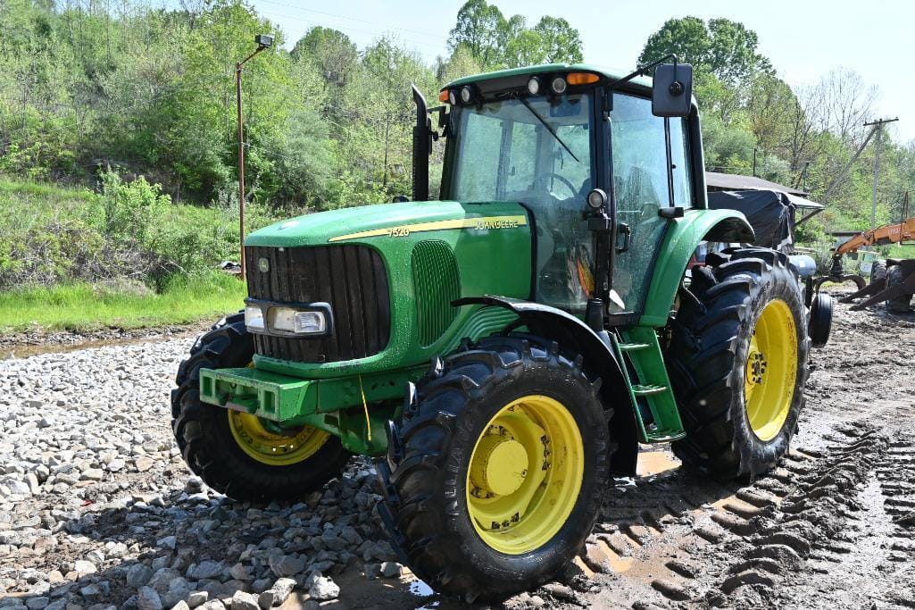 Main image John Deere 7520