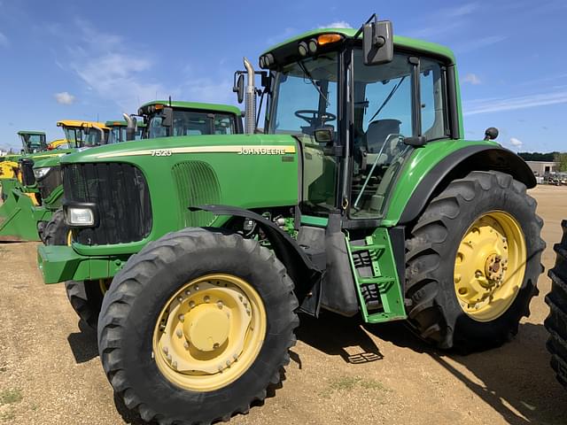 Image of John Deere 7520 equipment image 2