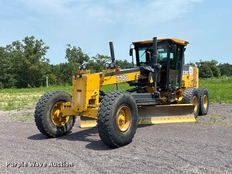 2006 John Deere 770D Equipment Image0