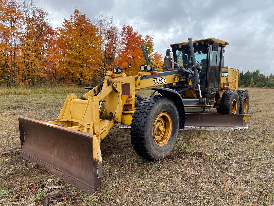 Image of John Deere 770D Primary image