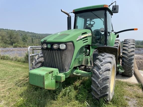Image of John Deere 7820 equipment image 1