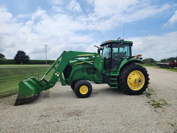 Image of John Deere 7820 Primary image