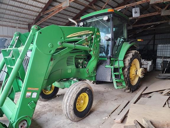 Image of John Deere 7820 Primary image