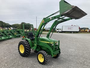 2006 John Deere 790 Image