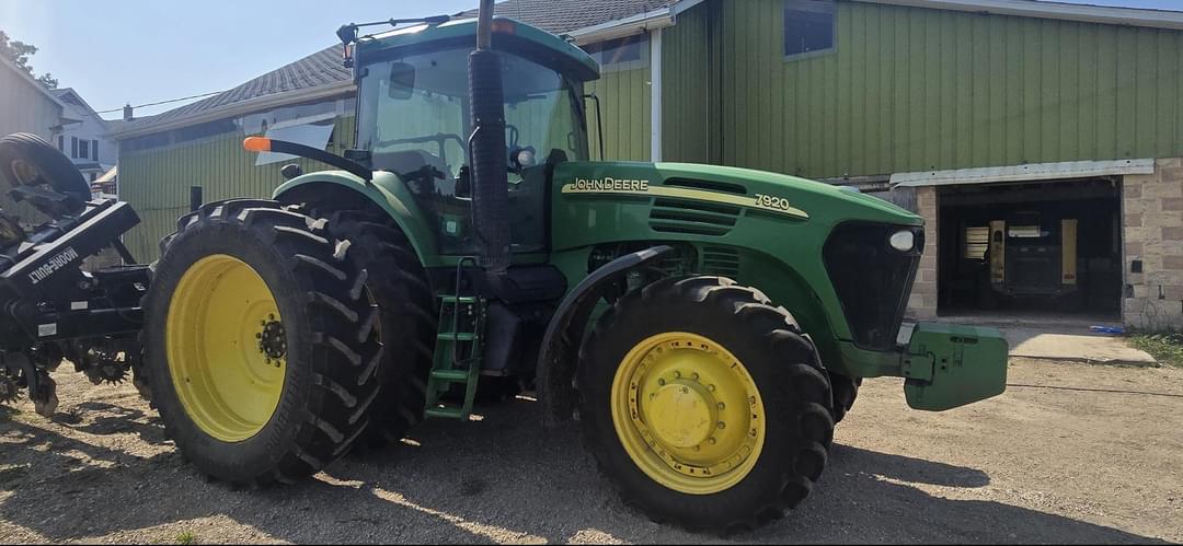 Image of John Deere 7920 Primary image