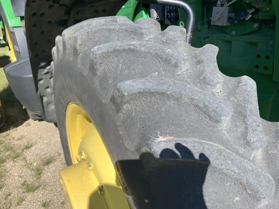 Image of John Deere 8130 equipment image 4