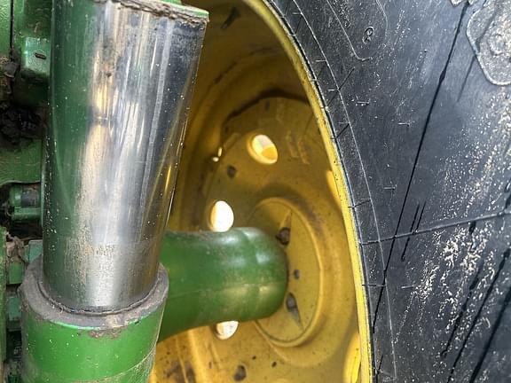Image of John Deere 8130 equipment image 2