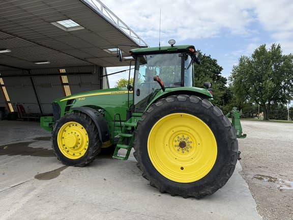Image of John Deere 8130 equipment image 1