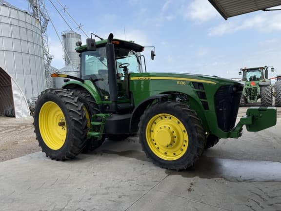 Image of John Deere 8130 equipment image 2