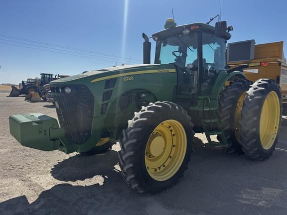 Image of John Deere 8230 Primary image