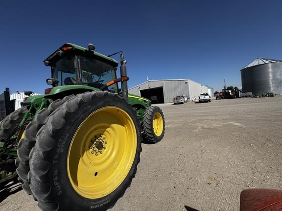 Image of John Deere 8230 equipment image 4