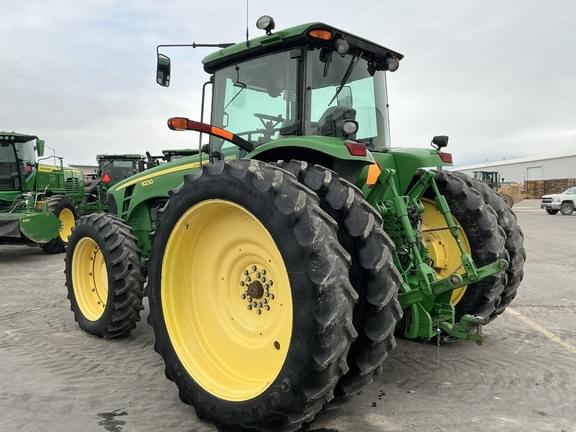 Image of John Deere 8230 equipment image 2