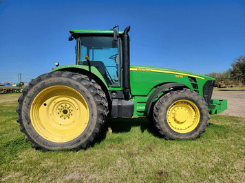 Main image John Deere 8230