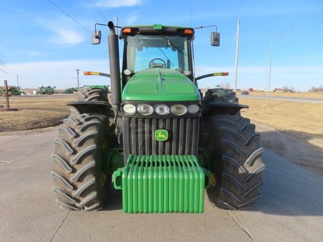 Image of John Deere 8330 equipment image 2