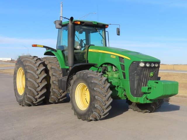 Image of John Deere 8330 equipment image 3