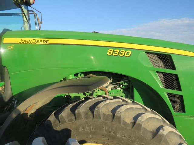 Image of John Deere 8330 equipment image 3