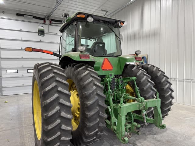 Image of John Deere 8330 equipment image 2