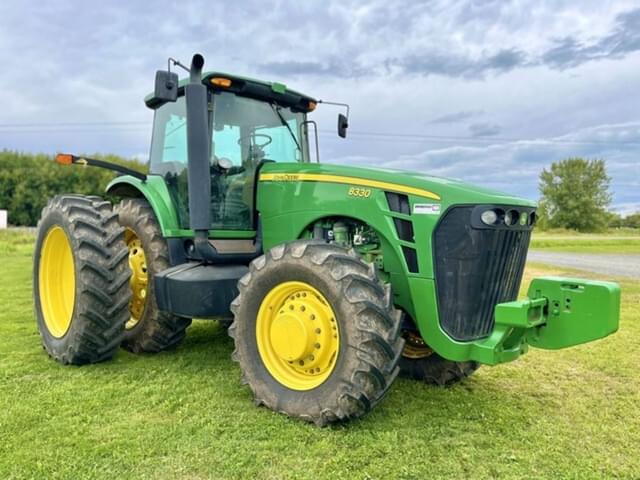 Image of John Deere 8330 equipment image 1