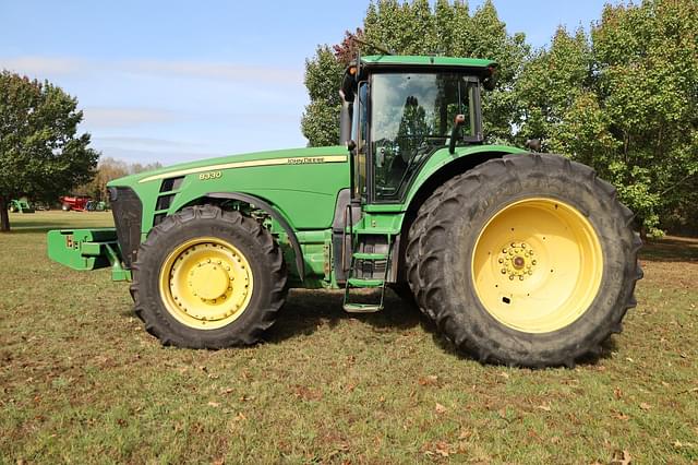 Image of John Deere 8330 equipment image 3