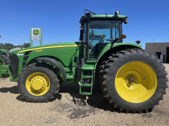 Main image John Deere 8330