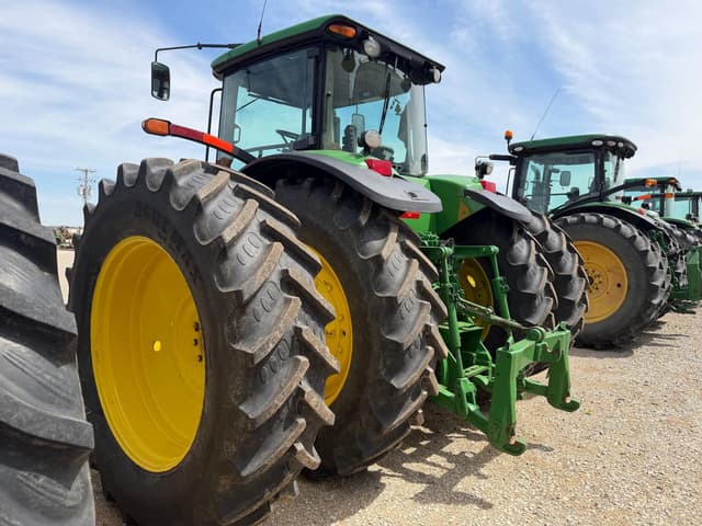 Image of John Deere 8330 equipment image 3