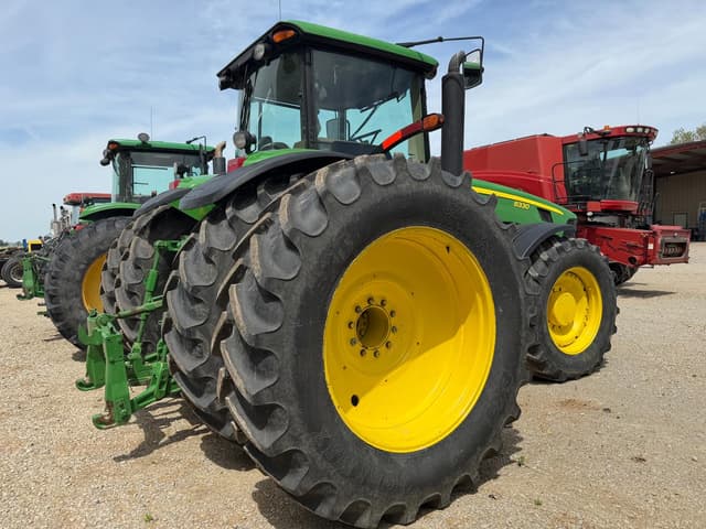 Image of John Deere 8330 equipment image 2