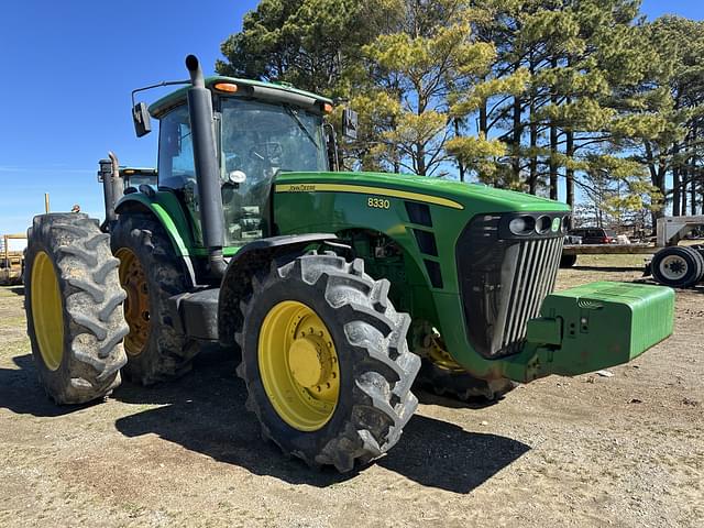 Image of John Deere 8330 equipment image 1