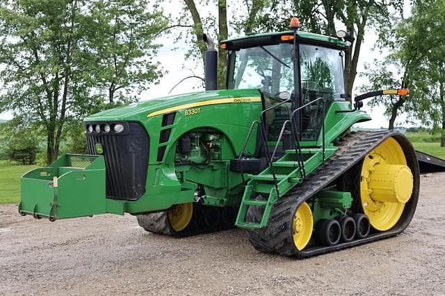 Image of John Deere 8330T equipment image 1