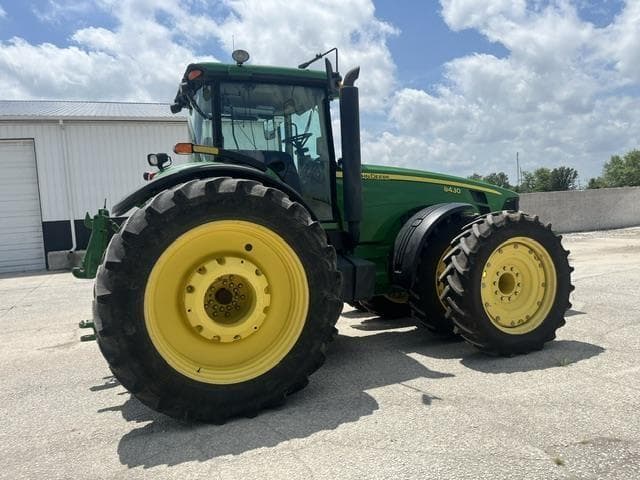 Image of John Deere 8430 equipment image 4